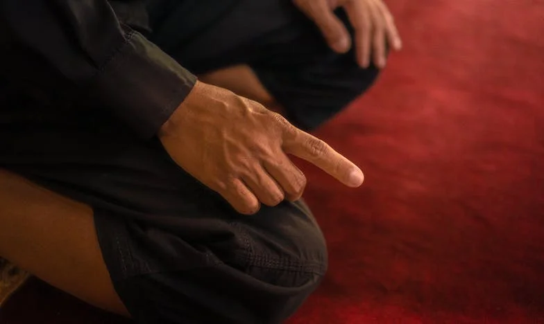 Entre Sombras y Esperanzas: La Voz de una Nuera en Lucha