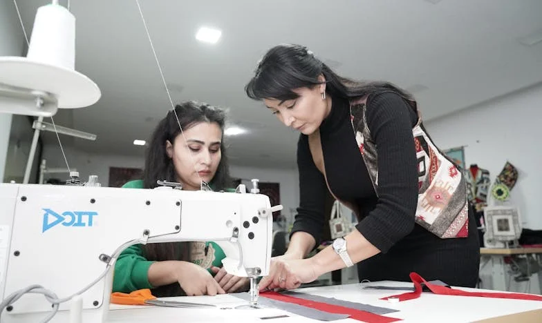 La abuela invisible: un martes cualquiera en la sala de espera
