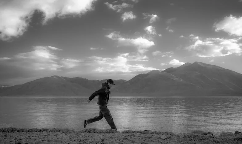 La Sombra de la Sangre: Cuando la Familia se Convierte en Extraños