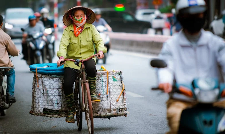 Le di la mitad de mi casa a mi hijo, y ahora soy una carga: ¿merece una madre este destino?