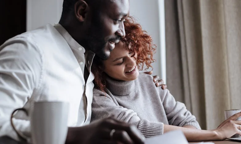 Sesenta años y el renacer de Carmen: Cuando la soledad se convierte en libertad