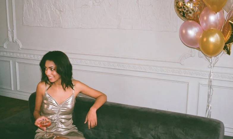 Sola entre los míos