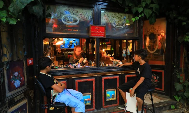 Amor en el umbral del rencor: La historia de Lucía y Rosa