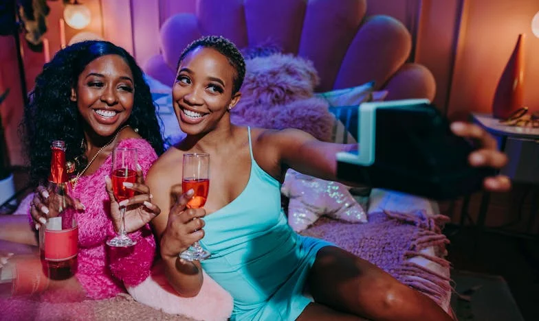 Cuando el pasado golpea la puerta: Un almuerzo de domingo que lo cambió todo