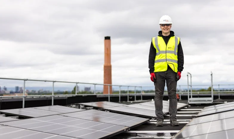 Echando Raíces en el Exilio: La Historia de Teresa Jiménez