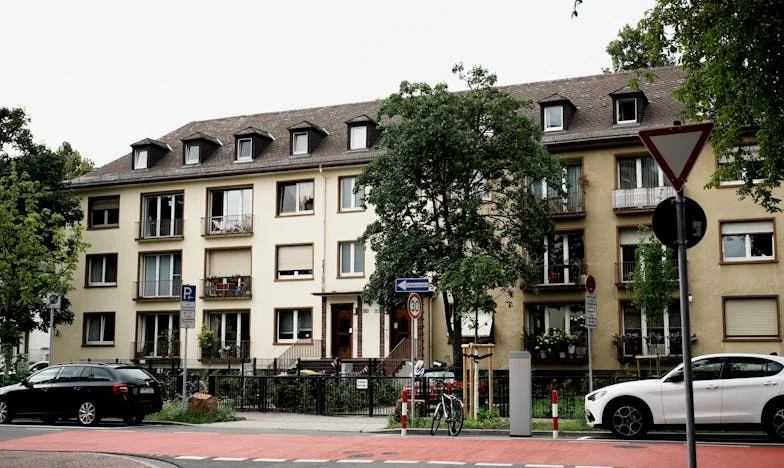 Entre Dos Madres: El Peso de la Lealtad