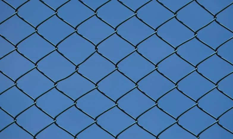 Entre Paredes Delgadas: Cuando la Hospitalidad se Convierte en Invasión