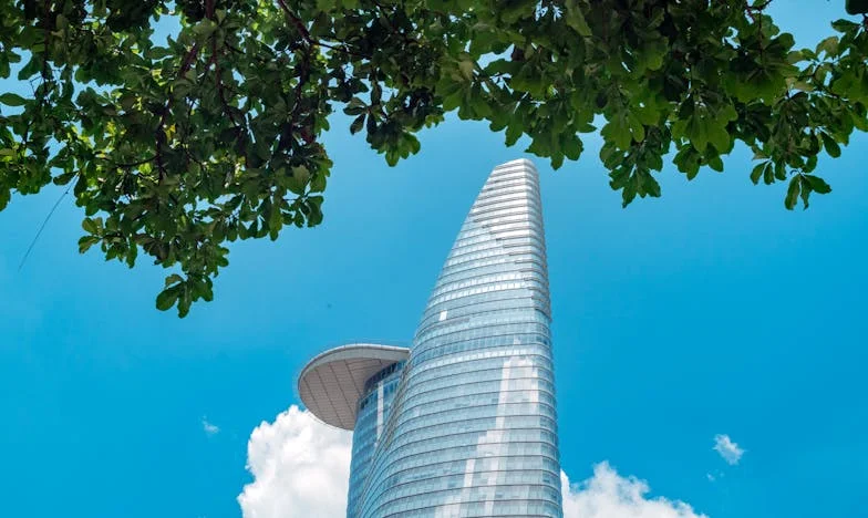 Entre Sombras y Esperanzas: La Decisión de Aarón