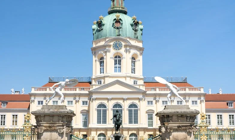 La sombra de la traición: El reencuentro con la mujer del pasado de mi esposo