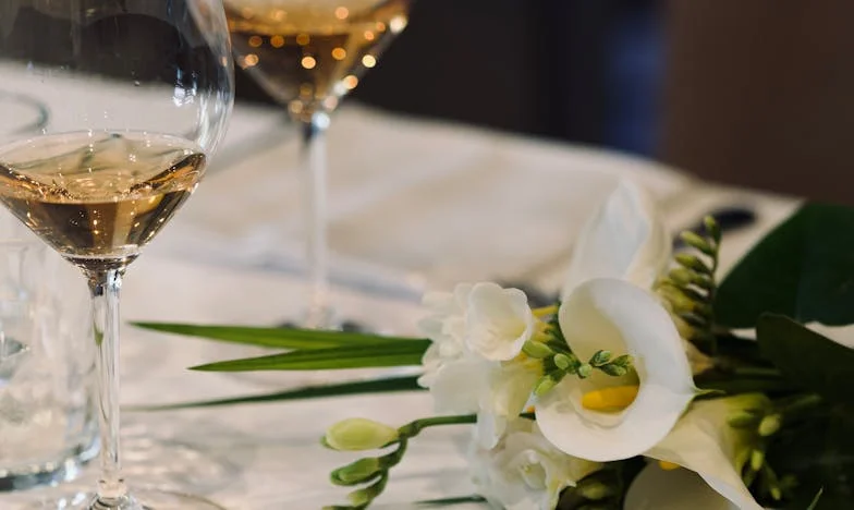 Mensajes desconocidos en el celular de mi esposo: Entre la duda y el renacer del amor