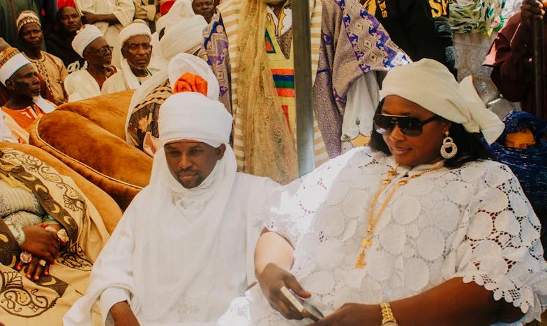 Mi esposo, su billetera y mi encierro: Una historia de matrimonio sin libertad