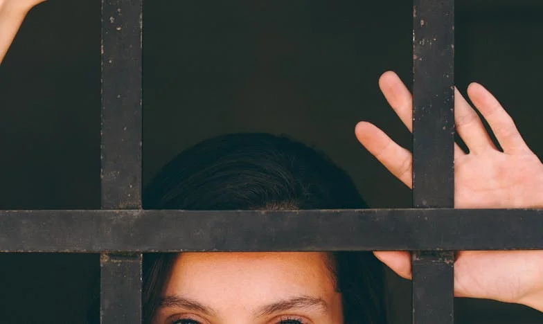 Desde que se cayó la cuchara: Renacer en el silencio de la ausencia