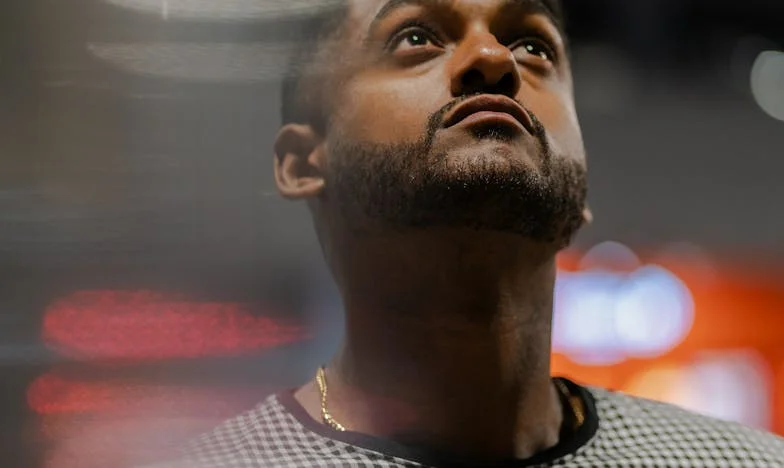 Entre la esperanza y el abismo: Huida en la madrugada