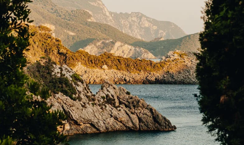 La casa prometida: Entre el amor y la traición familiar