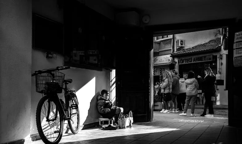 No te apures a casarte, Emilia: La fuga de una novia en busca de sí misma