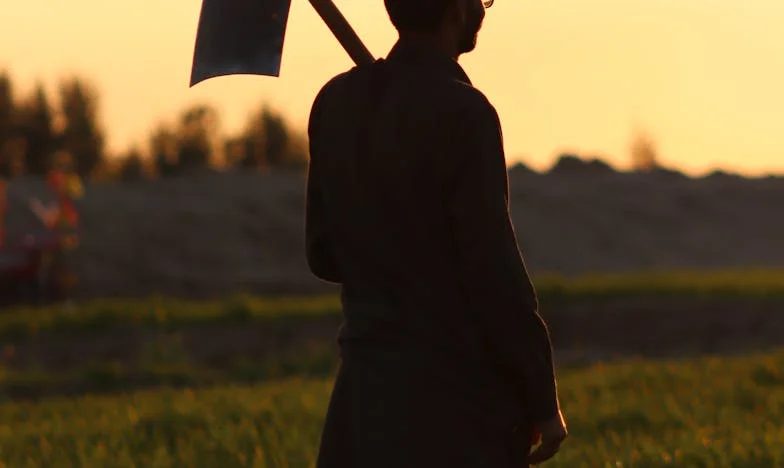 Detrás de la puerta cerrada: Confesiones de una mujer de Medellín