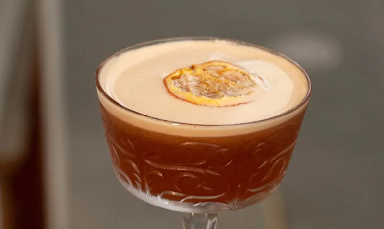 Entre Dos Mundos: El Silencio de Mi Hija y la Voz de Mi Suegra