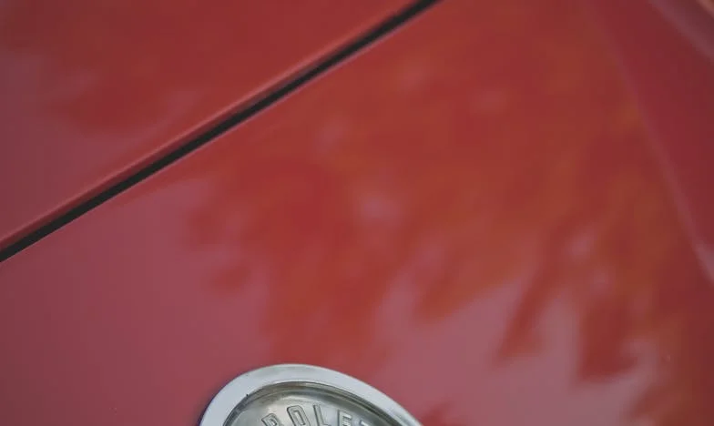 El eco de los secretos: una sombra en la casa de campo