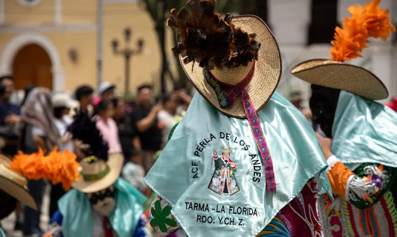 “María, desde hoy duermes en la sala” – La historia de una madre que se volvió extraña en su propio hogar