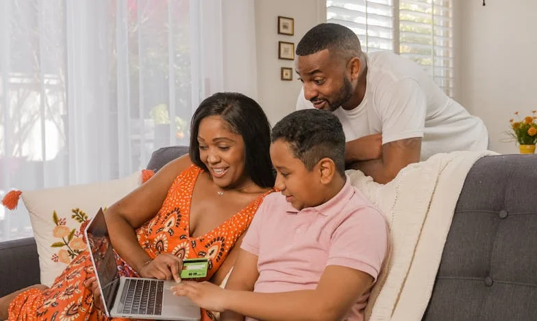 No te apures con el matrimonio, Nikola: Cómo escapé de una familia que quería poseerme