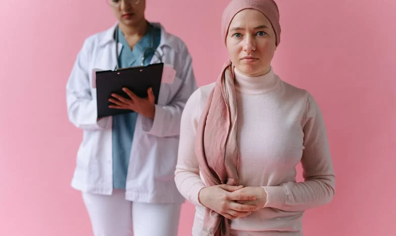 Sin cuna: La historia de una madre en el torbellino del caos