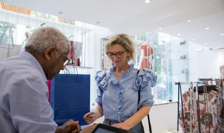 Abrí mi corazón y lo perdí todo: Cómo unos desconocidos me arrebataron la confianza y el hogar
