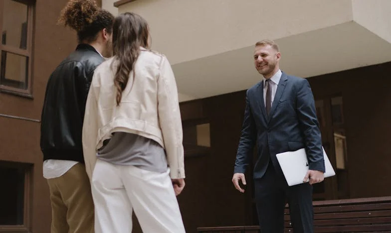 El día en que dejé de ser bienvenida: el dolor de una abuela española