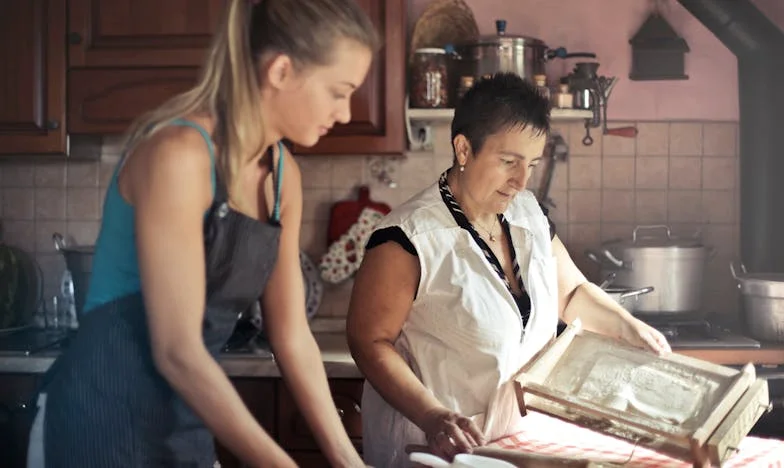 Encerrada en la mansión Rivera: secretos tras la puerta del baño