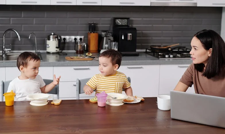 Entre Azulejos y Secretos: La Vida de Carmen en Madrid