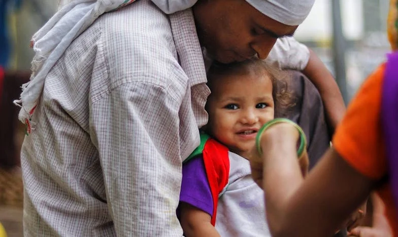 Mi esposo solo me dio 2000 pesos para la Navidad: le enseñé una lección que nunca olvidará