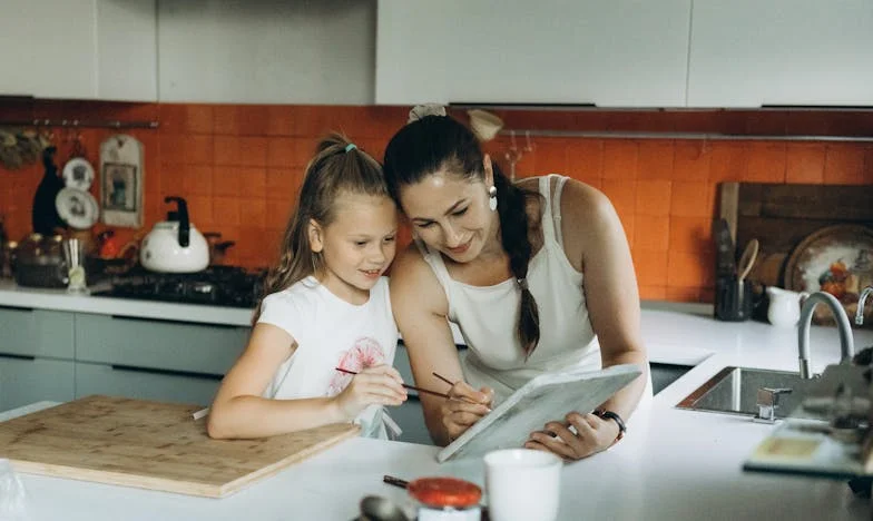 Cuando tu hija solo llama por dinero: La historia de una madre española que perdió el vínculo con su hija