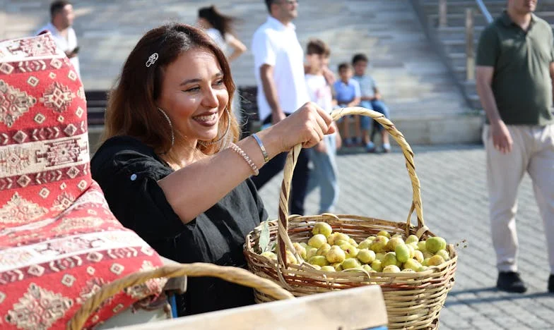 Mãe, Porque Não Deste de Comer às Crianças?