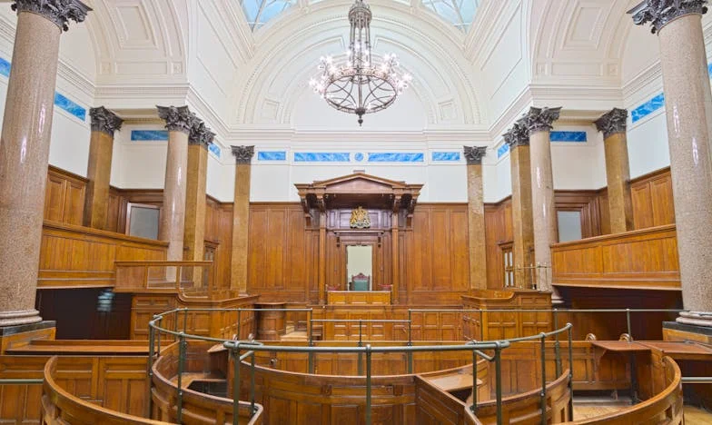 Quando as Filhas Querem Dividir o Nosso Lar: Entre o Amor e a Desilusão