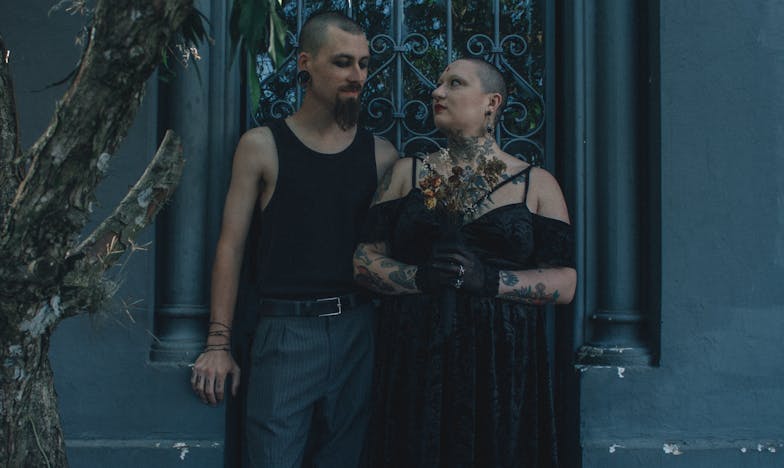 Entre Dois Mundos: Filha, Esposa e o Apartamento que Separou o Amor