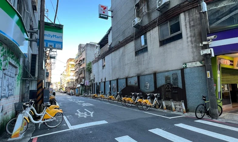 O Dia em que o Silêncio se Rompeu: A História de Marta e o Peso das Palavras Não Ditas