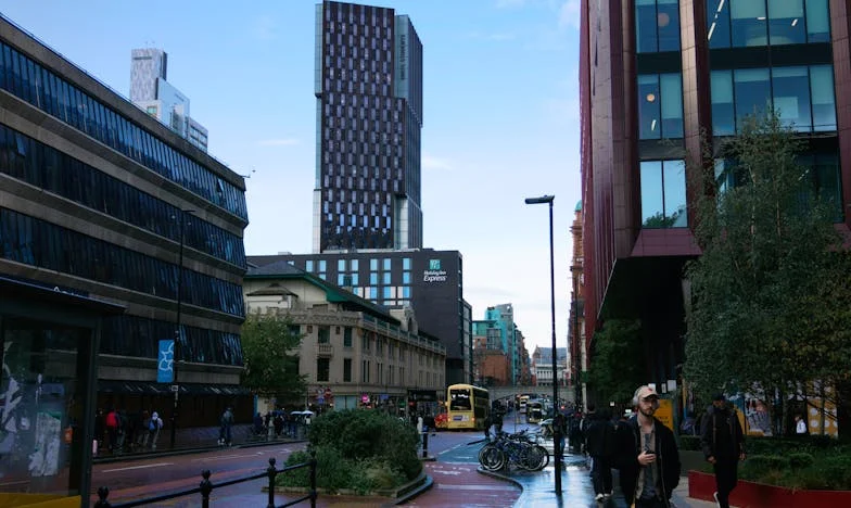 Quando o silêncio cai entre mãe e filho: a história de Ana e Mateus