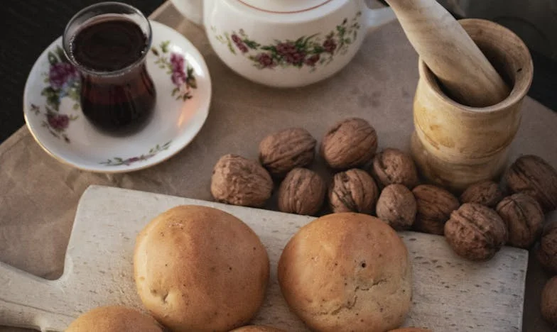 Entre Gritos e Silêncios: A Minha Vida à Sombra do Meu Pai