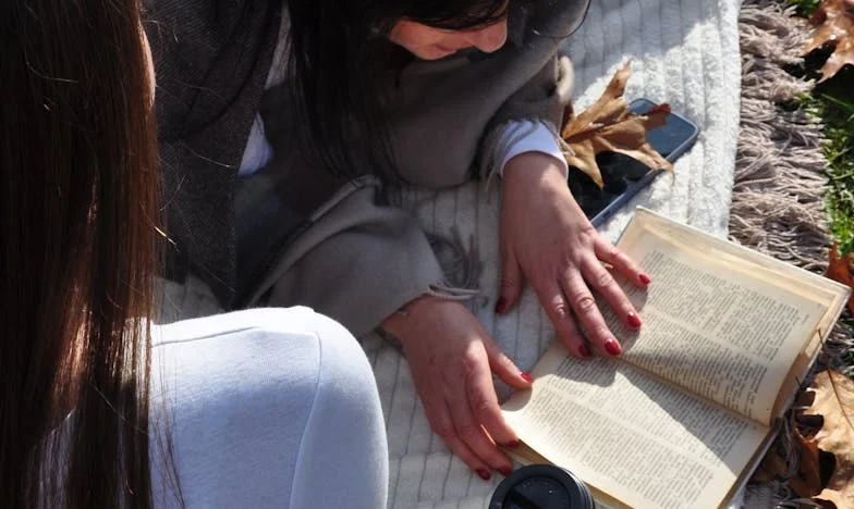 Fins de Semana Roubados: O Preço de Ser Sempre a Casa de Todos