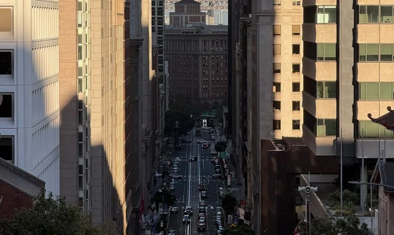 Mensagens Escondidas no Telemóvel do Manel: Entre a Dúvida e o Perdão – Confissões de uma Mulher Portuguesa