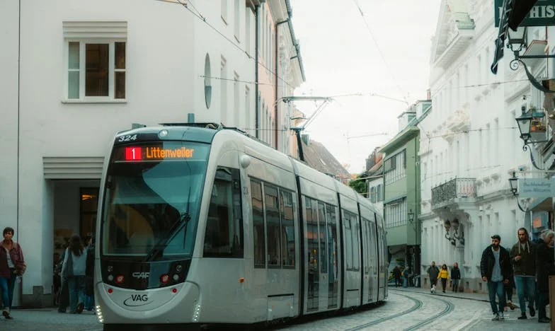 Serei Sempre a Filha do Escândalo? – Uma Vida à Sombra de Suspeitas