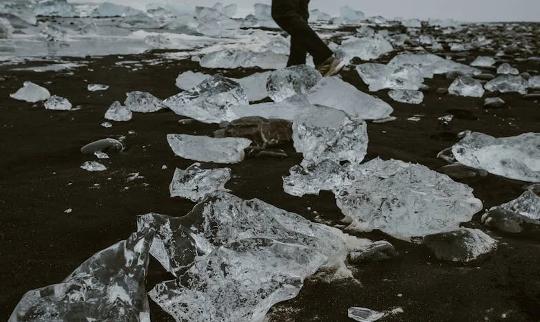 Vi o meu cunhado com outra mulher e calei-me para proteger a minha irmã grávida – hoje todos me culpam pela tragédia