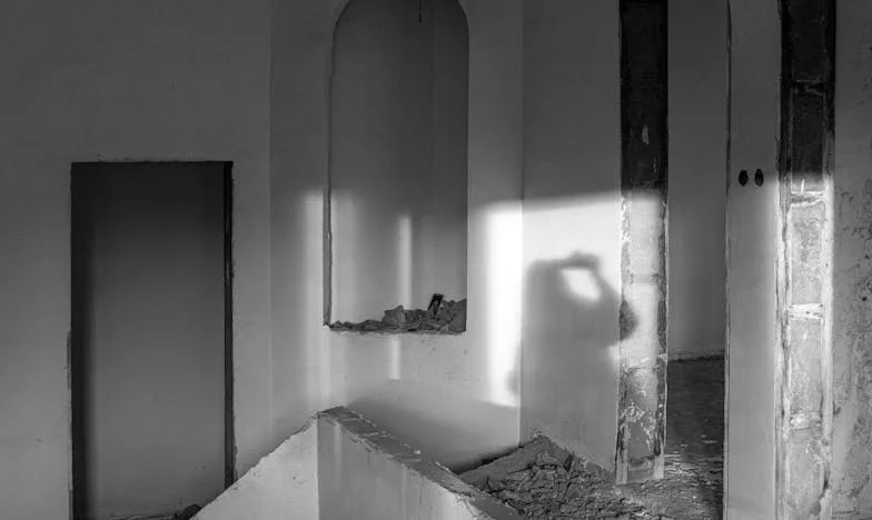 Entre o Perdão e o Medo: A Jornada de Cora