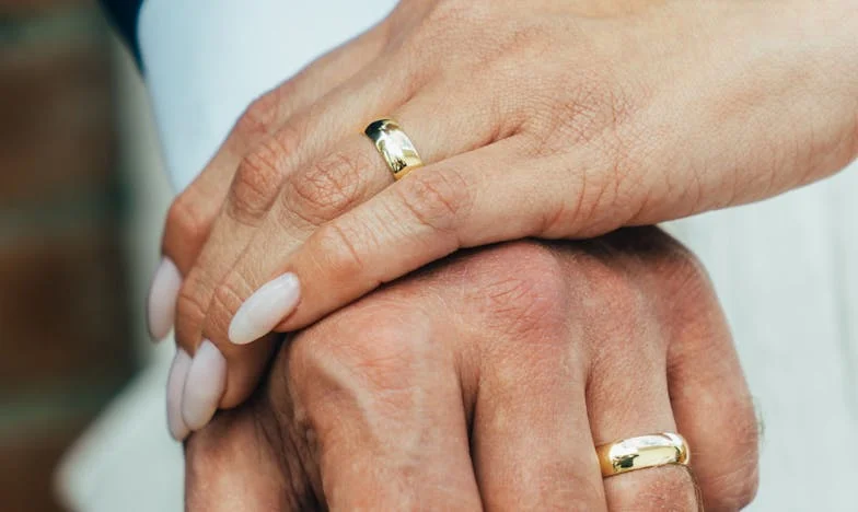 “Estás-me a dever alguma coisa” – A história de uma filha que nunca ouviu um pedido de desculpas da própria mãe