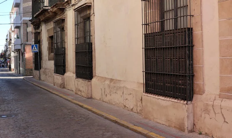 Quando a Minha Sogra Tomou Conta da Nossa Casa: Entre Fronteiras e Silêncios