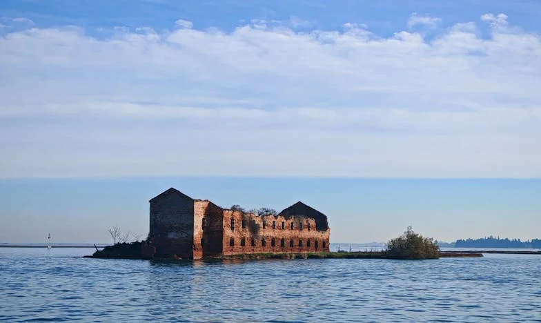 “Tens um mês para sair da minha casa!” – O dia em que a minha sogra virou o meu mundo do avesso