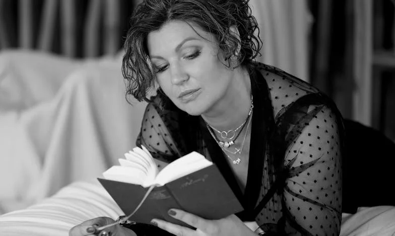 Vinte Anos de Mentiras: O Meu Marido Tinha Outra Vida e Descobri Tudo com Um Telefonema