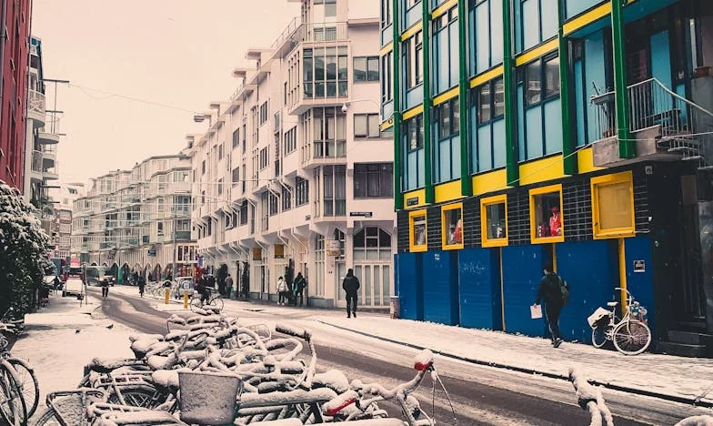 Convidados Inesperados: Quando a Bondade do Meu Marido Me Surpreendeu