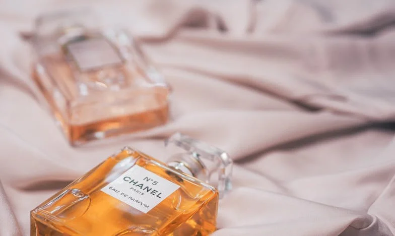 “Mãe, este ano não vou poder ir ao Natal…” – Uma história de solidão, esperança e desilusões familiares