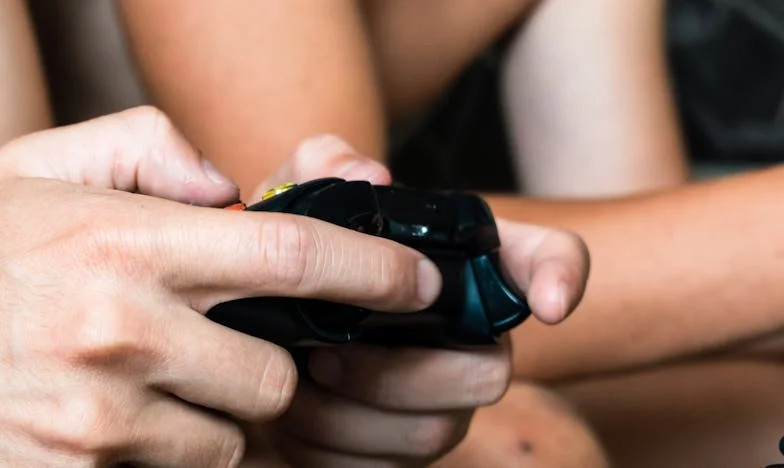 O Meu Marido, a Sua Carteira e a Minha Prisão: Uma História de Casamento Sem Liberdade