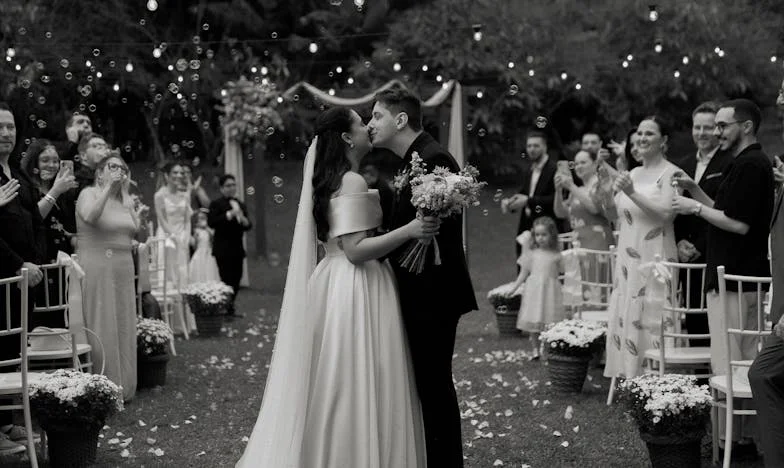 “Traz os miúdos, mas não te esqueças da carteira”: Quando a família é mais do que uma visita